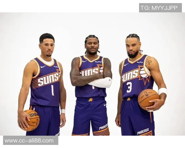 杰伦格林重摔让人揪心站起身后全场松了一口气