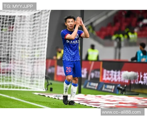 向退役国家队球员于汉超致以诚挚感谢与美好祝福愿他未来生活更加精彩 向退役国家队球员于汉超致以诚挚感谢与美好祝福愿他未来生活更加精彩